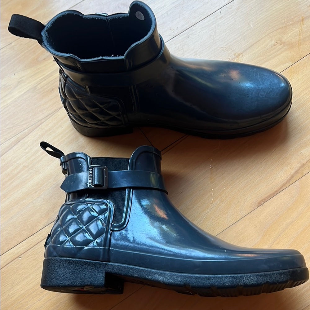Hunter Footwear Women's Refined Chelsea Quilted Gloss Rain Boot